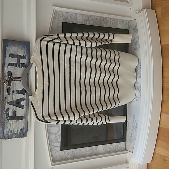 Cynthia Rowley 100% 2-ply cashmere black and white striped sweater size small. - Picture 4 of 8